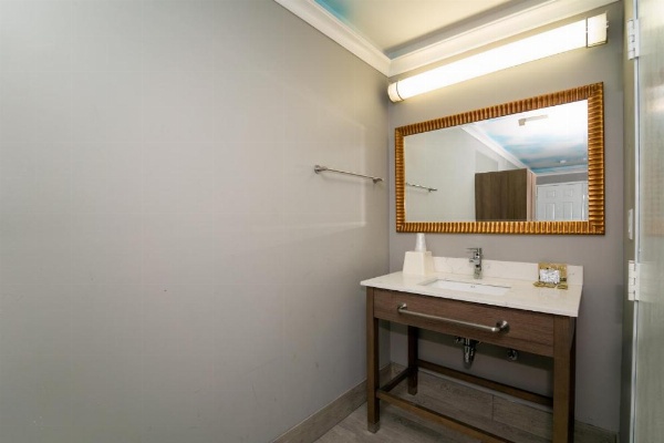 Hollywood Palms Inns & Suites image 22